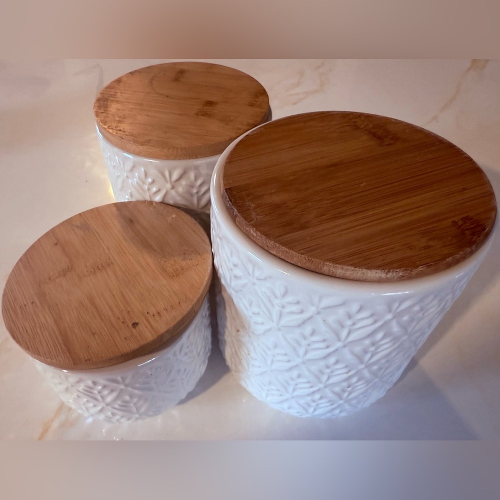Ciroa Embossed White Canisters with Wooden Lids